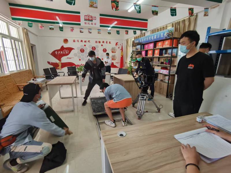 追星女孩心理学分析报告：平桥区广告片拍摄公司揭秘饭圈应援式传播逻辑
